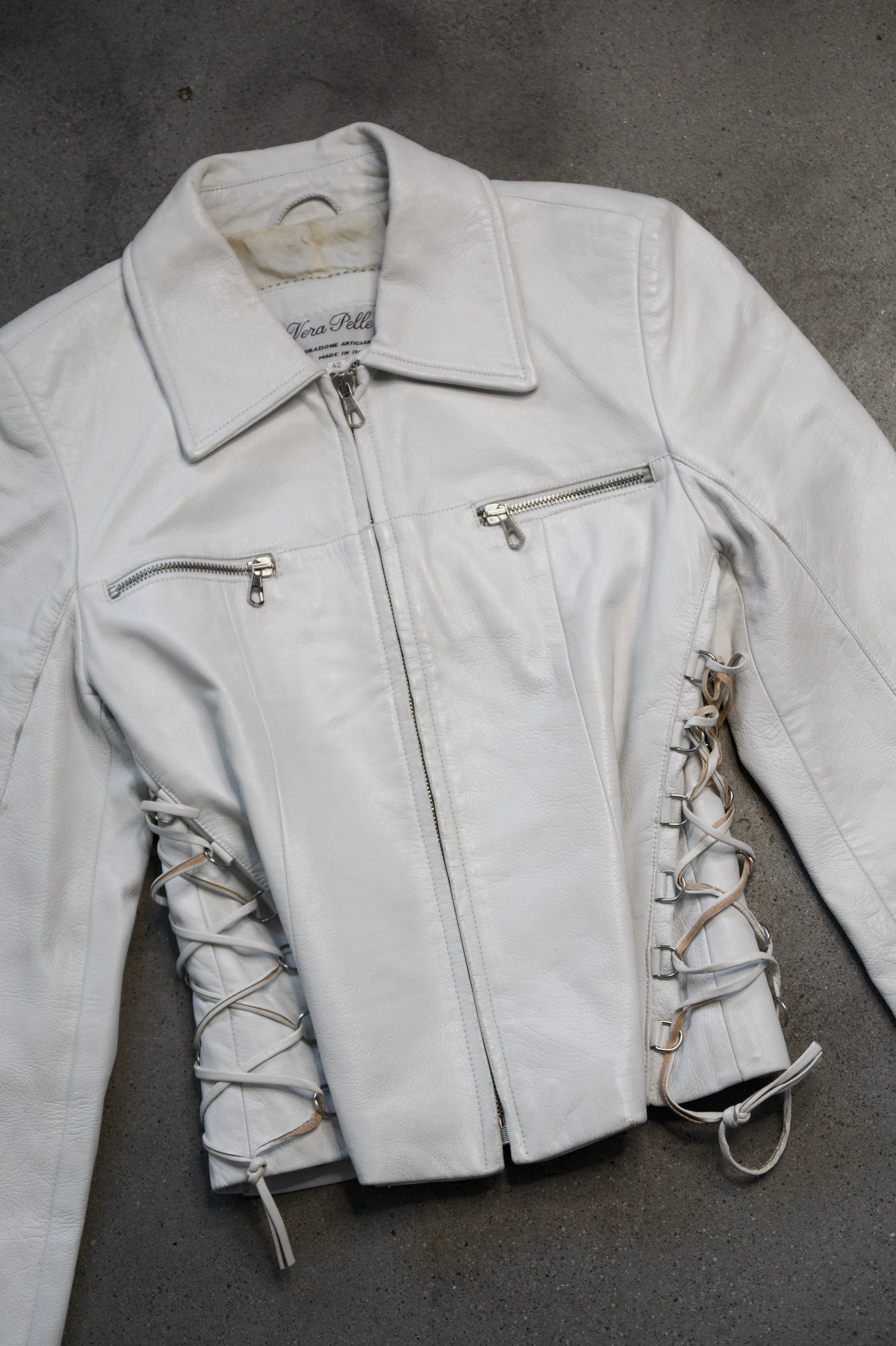 White leather lace up jacket + – Violentiam