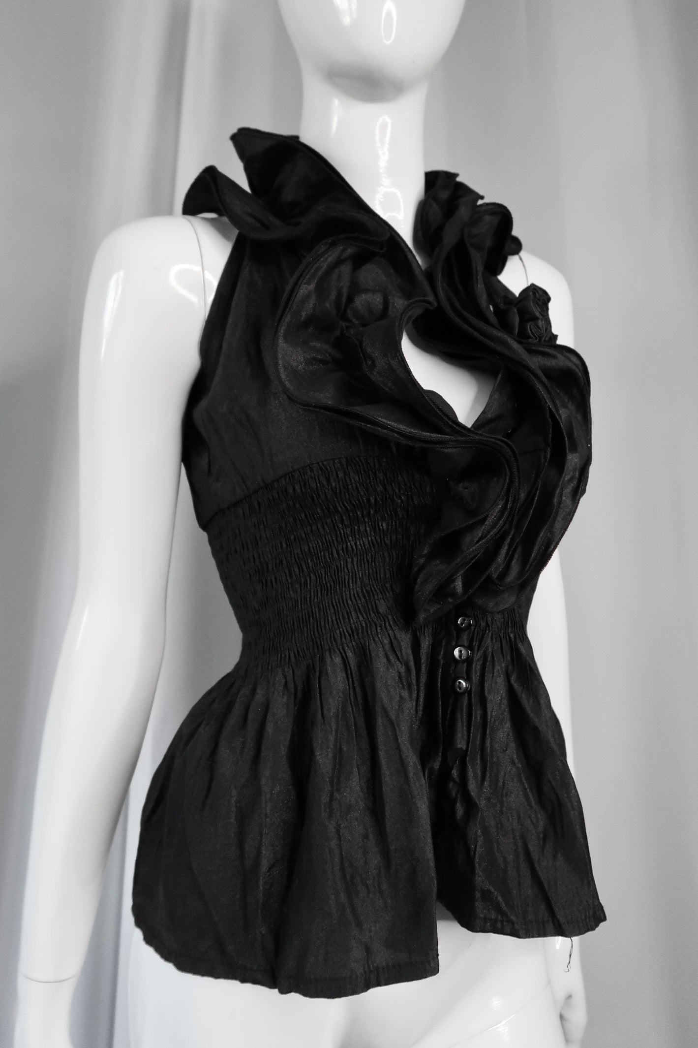 + Ruffle shirt vest +