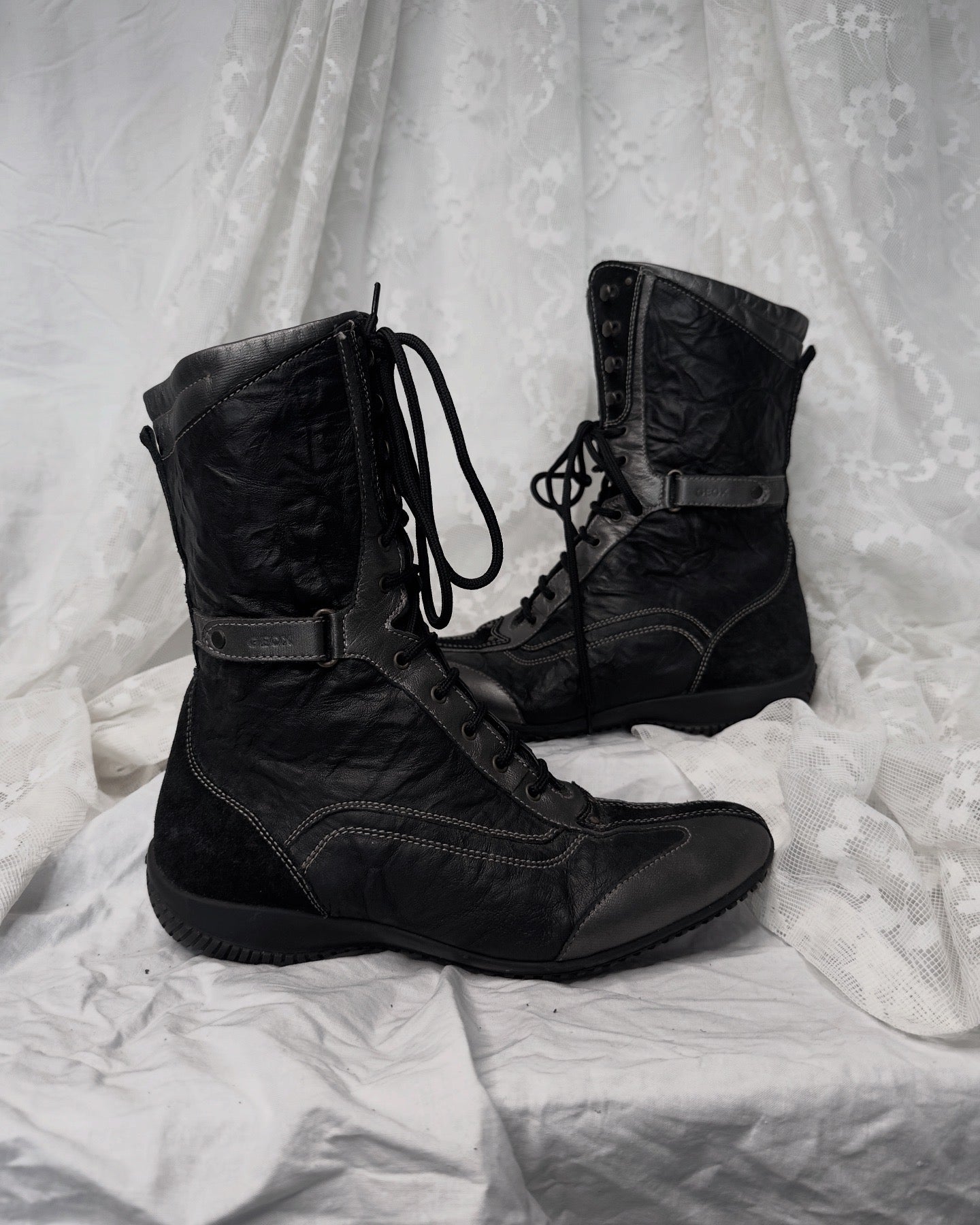 + Mid high boxing boots +