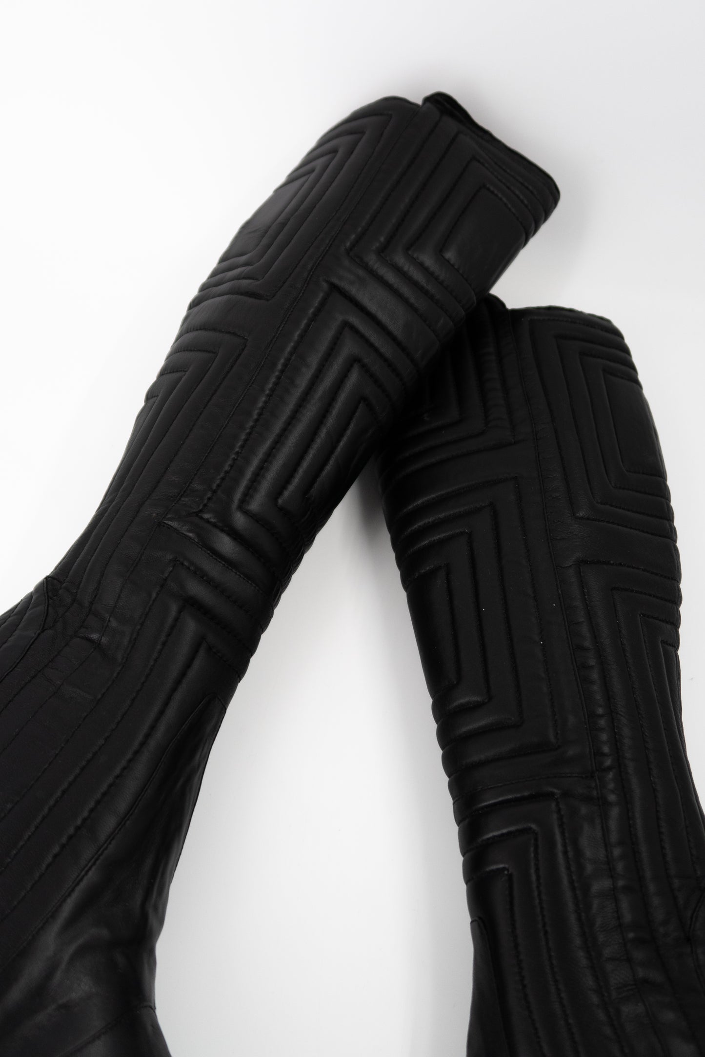 + Vintage leather heel boots +