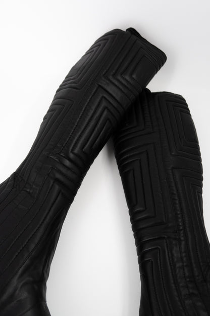 + Vintage leather heel boots +