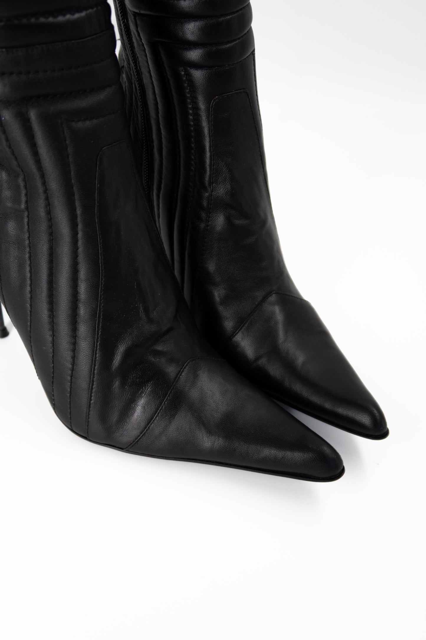 + Vintage leather heel boots +