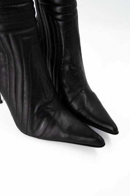 + Vintage leather heel boots +