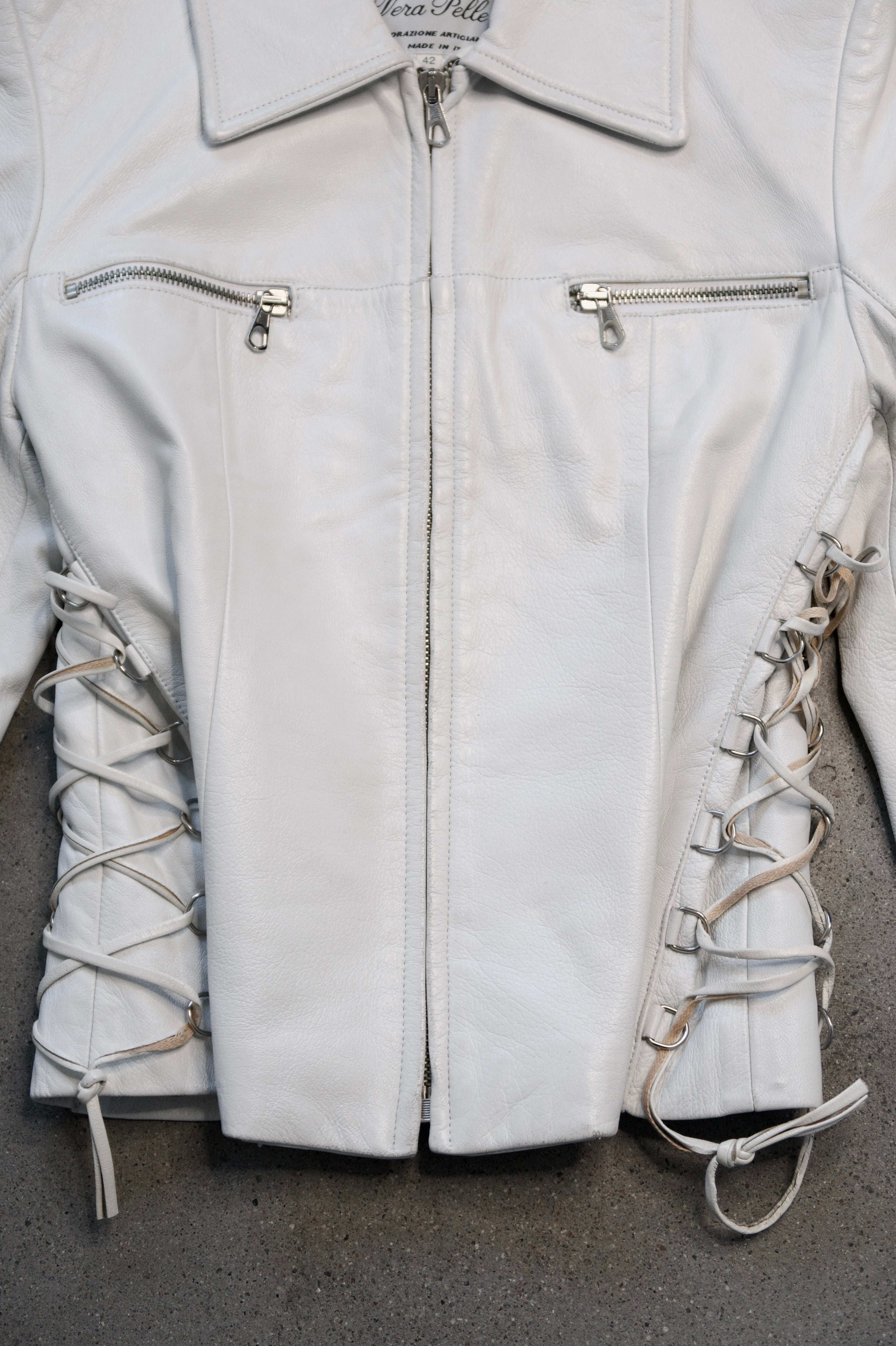 White leather lace up jacket + – Violentiam
