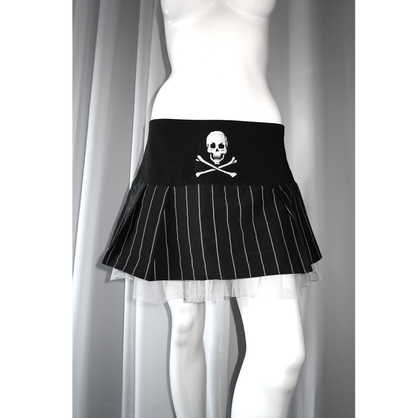 + Skull skirt +