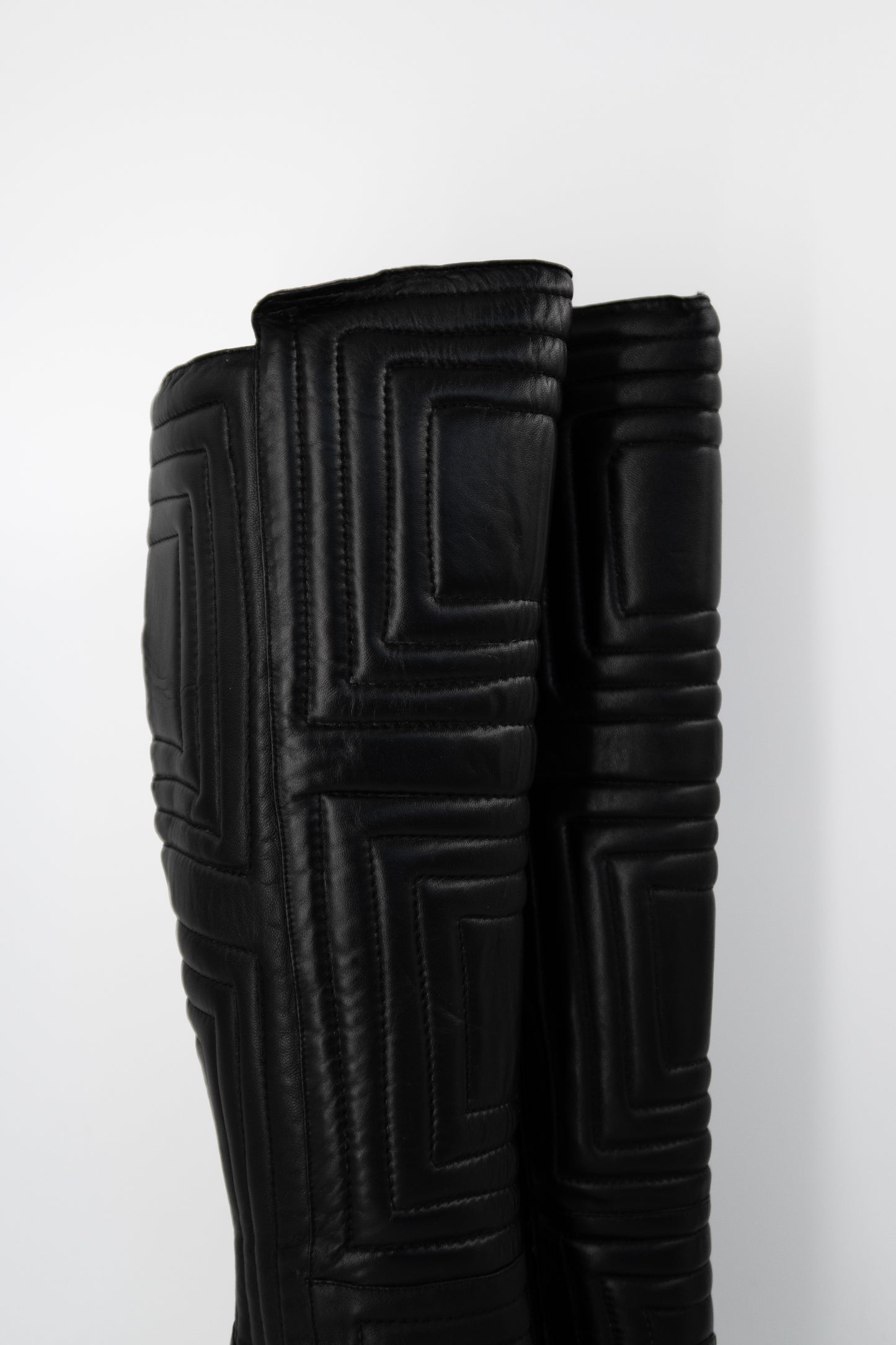 + Vintage leather heel boots +