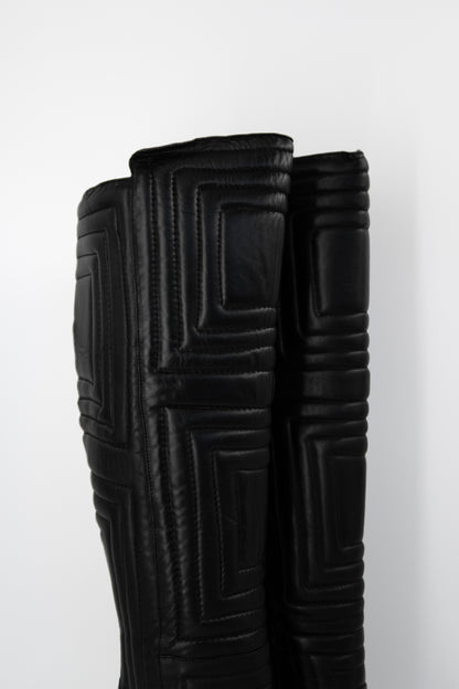+ Vintage leather heel boots +