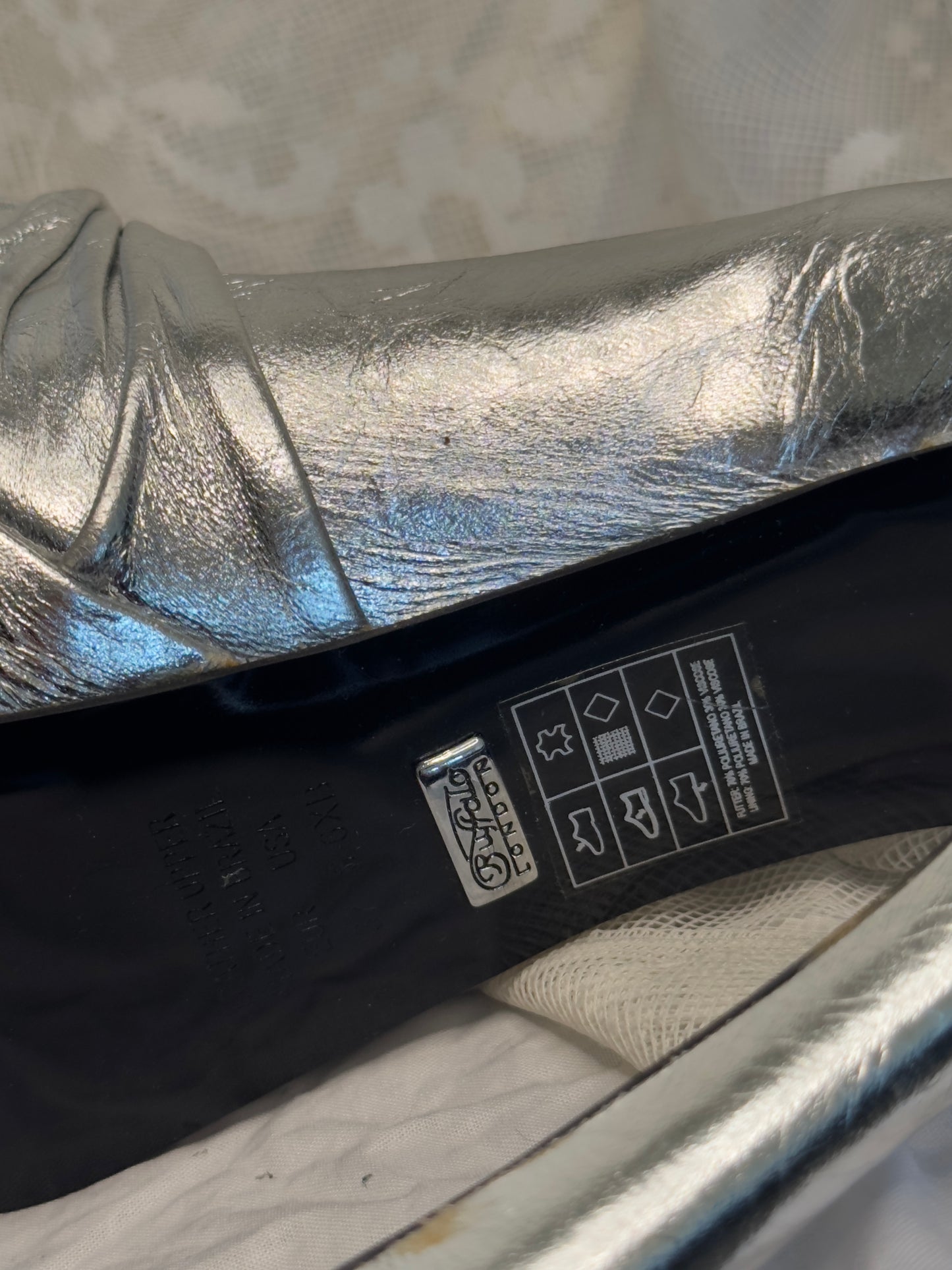 + Buffalo London heels +