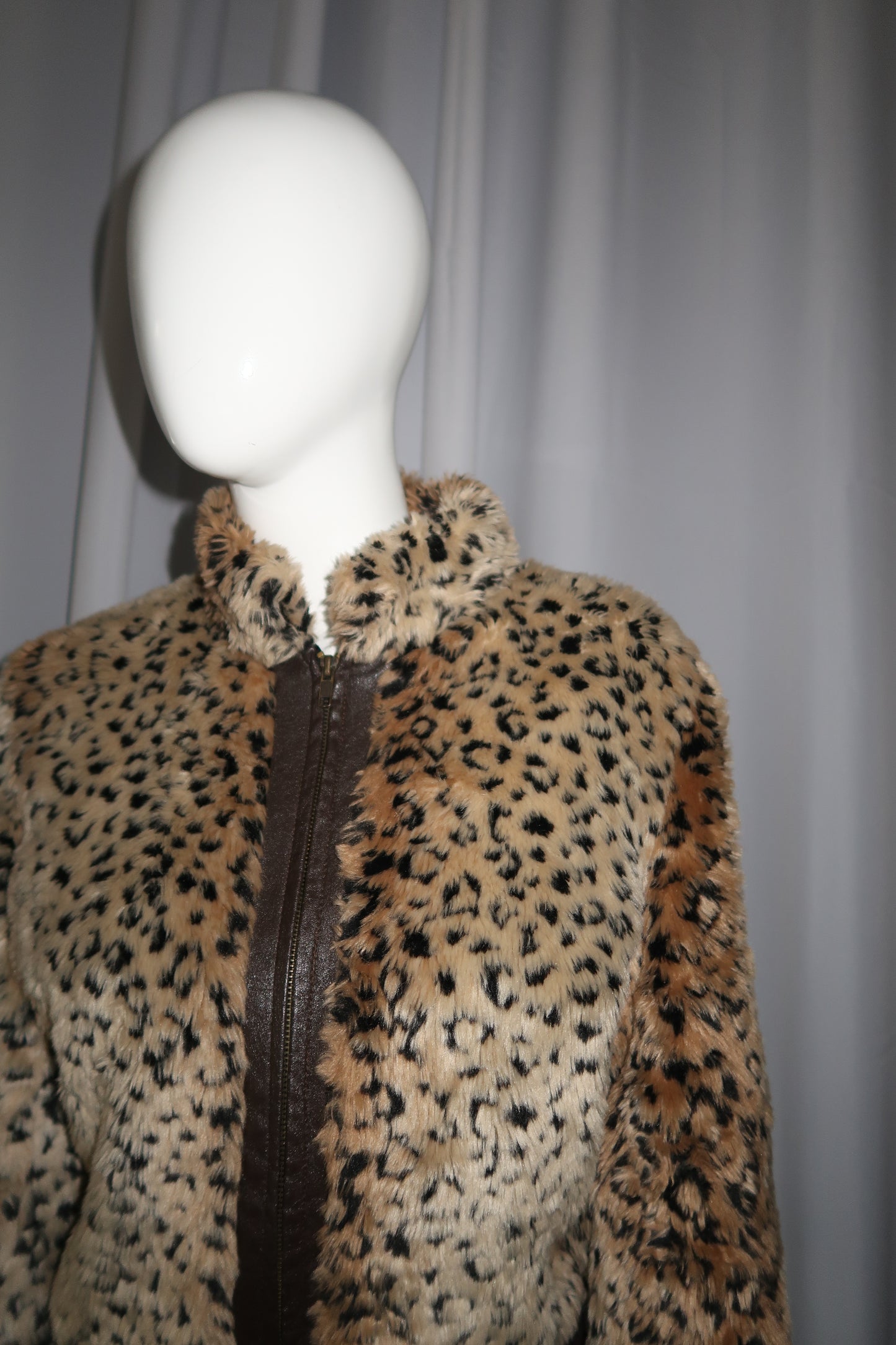 + Cheetah faux fur jacket +