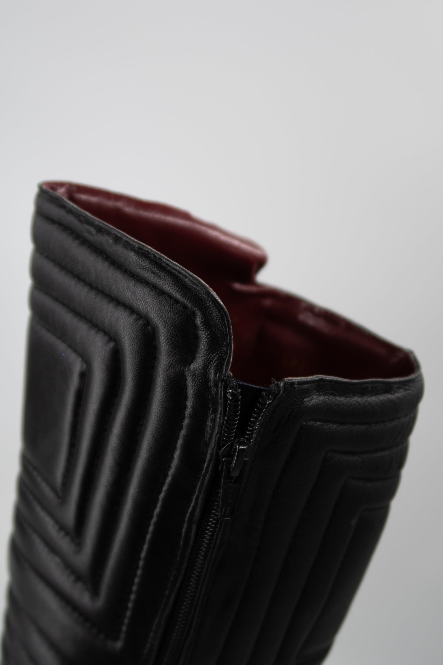 + Vintage leather heel boots +