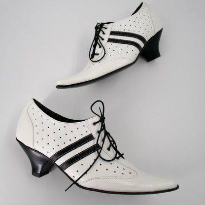 + Vintage sporty shoes +