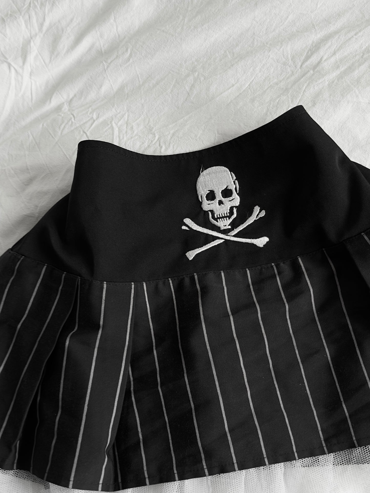 + Skull skirt +