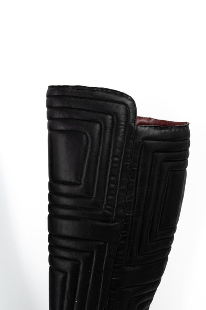 + Vintage leather heel boots +