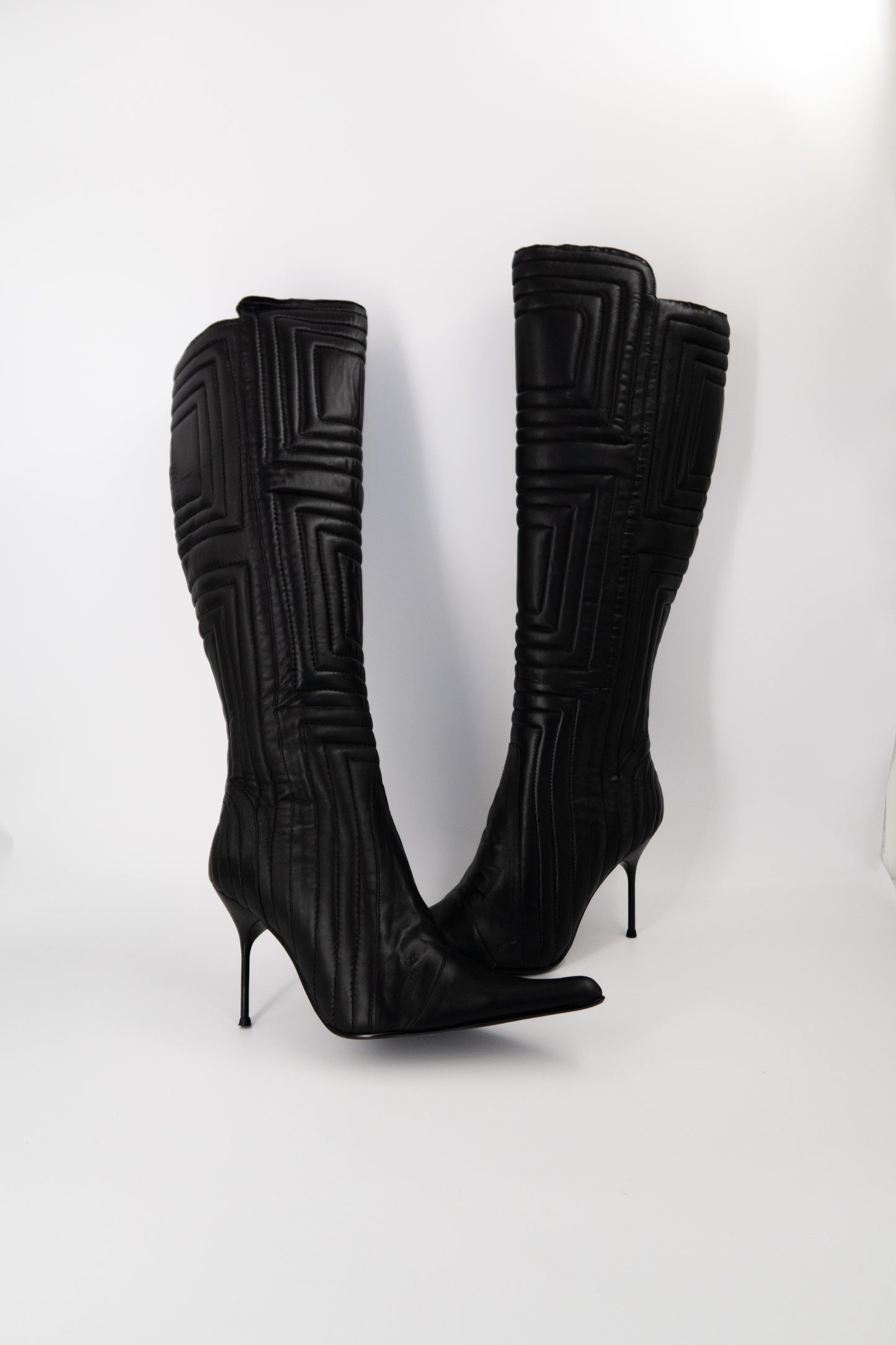 + Vintage leather heel boots +