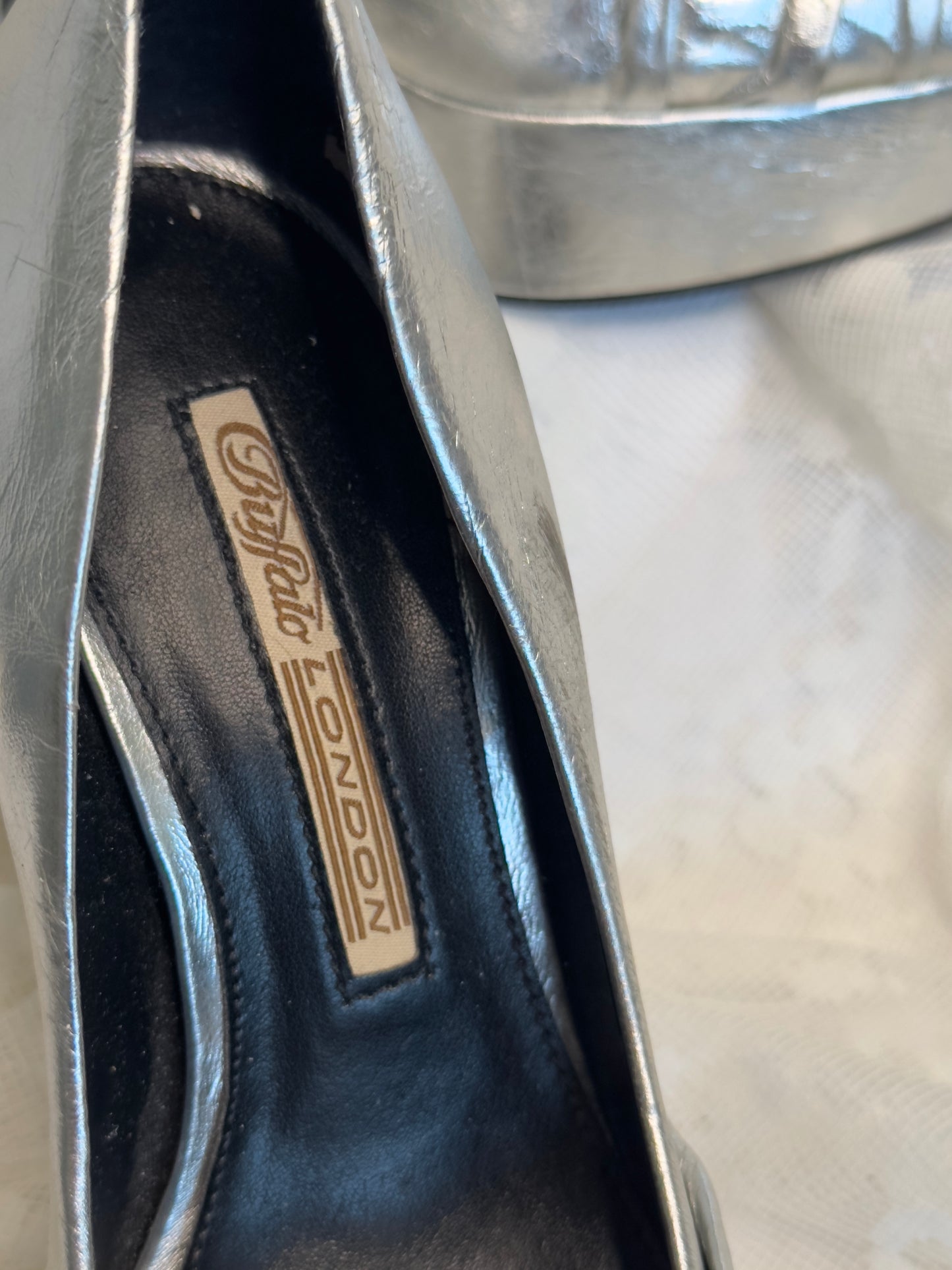 + Buffalo London heels +