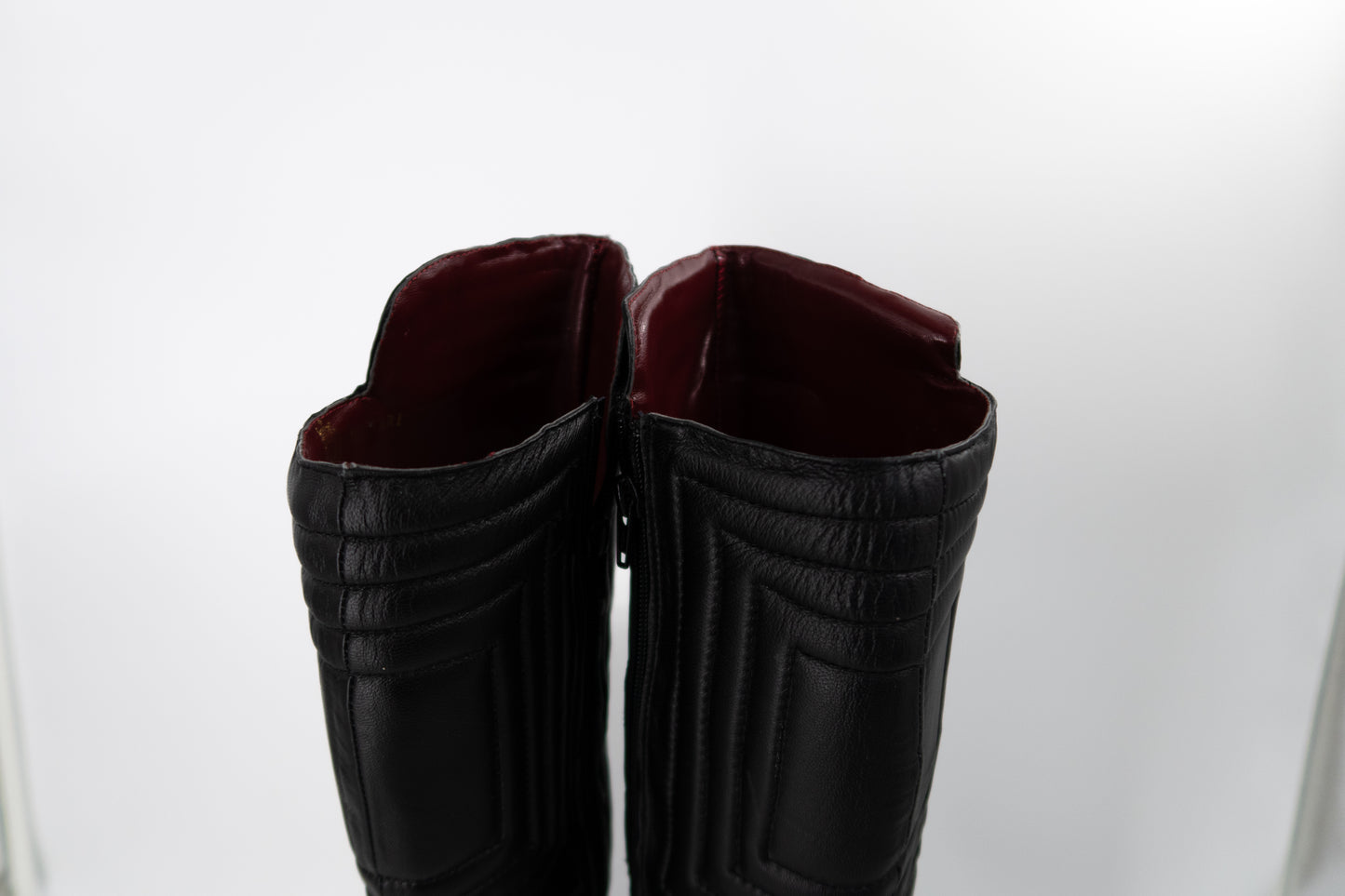 + Vintage leather heel boots +