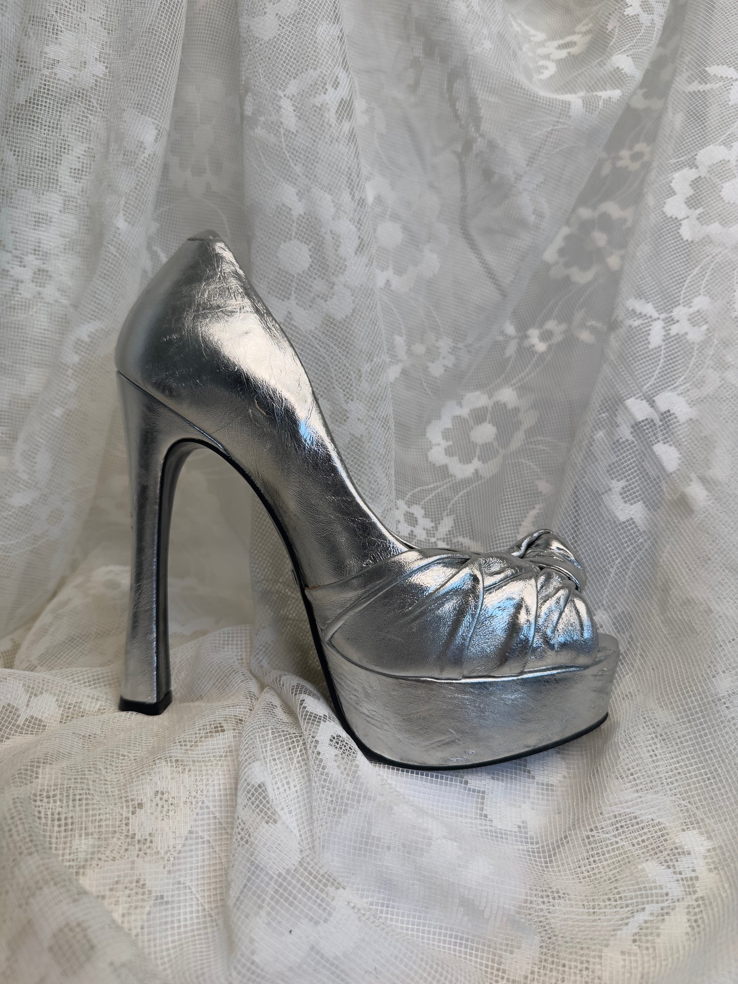 + Buffalo London heels +