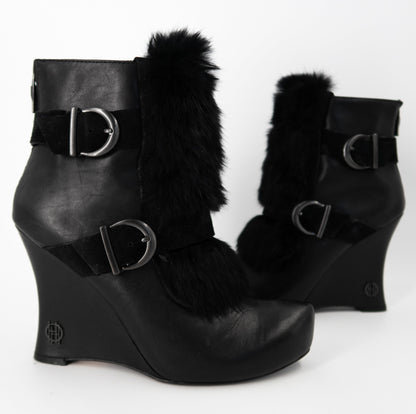 + Vintage wedged boots +