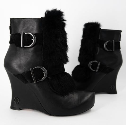 + Vintage wedged boots +
