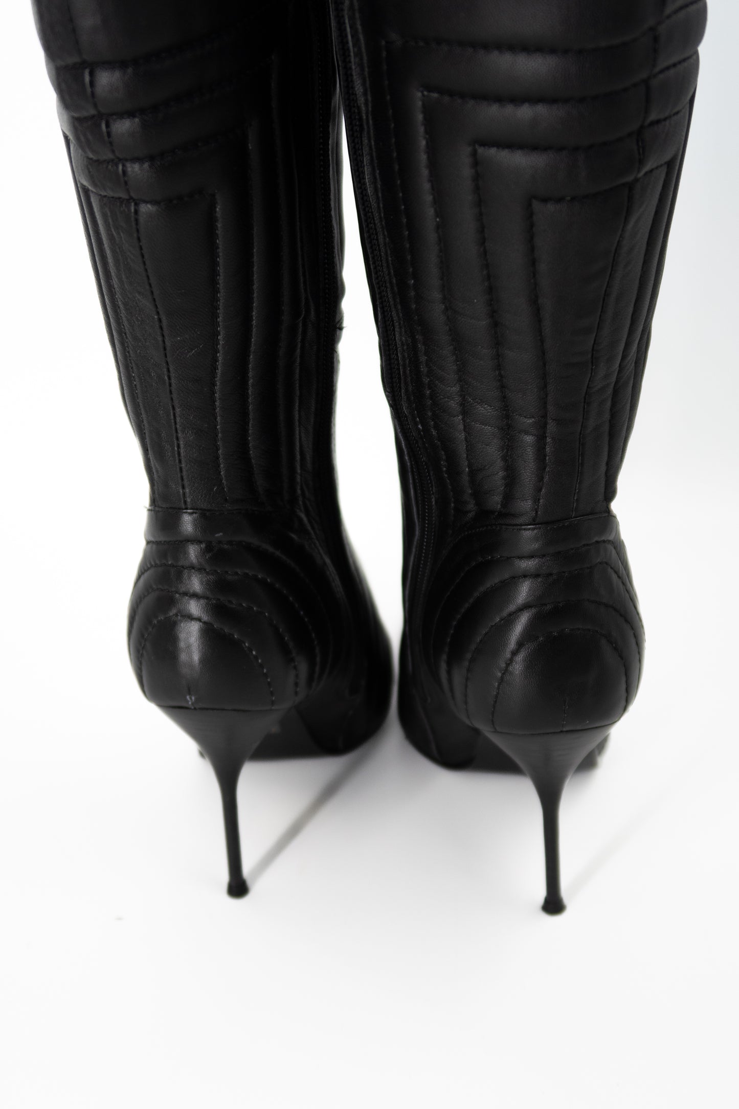 + Vintage leather heel boots +
