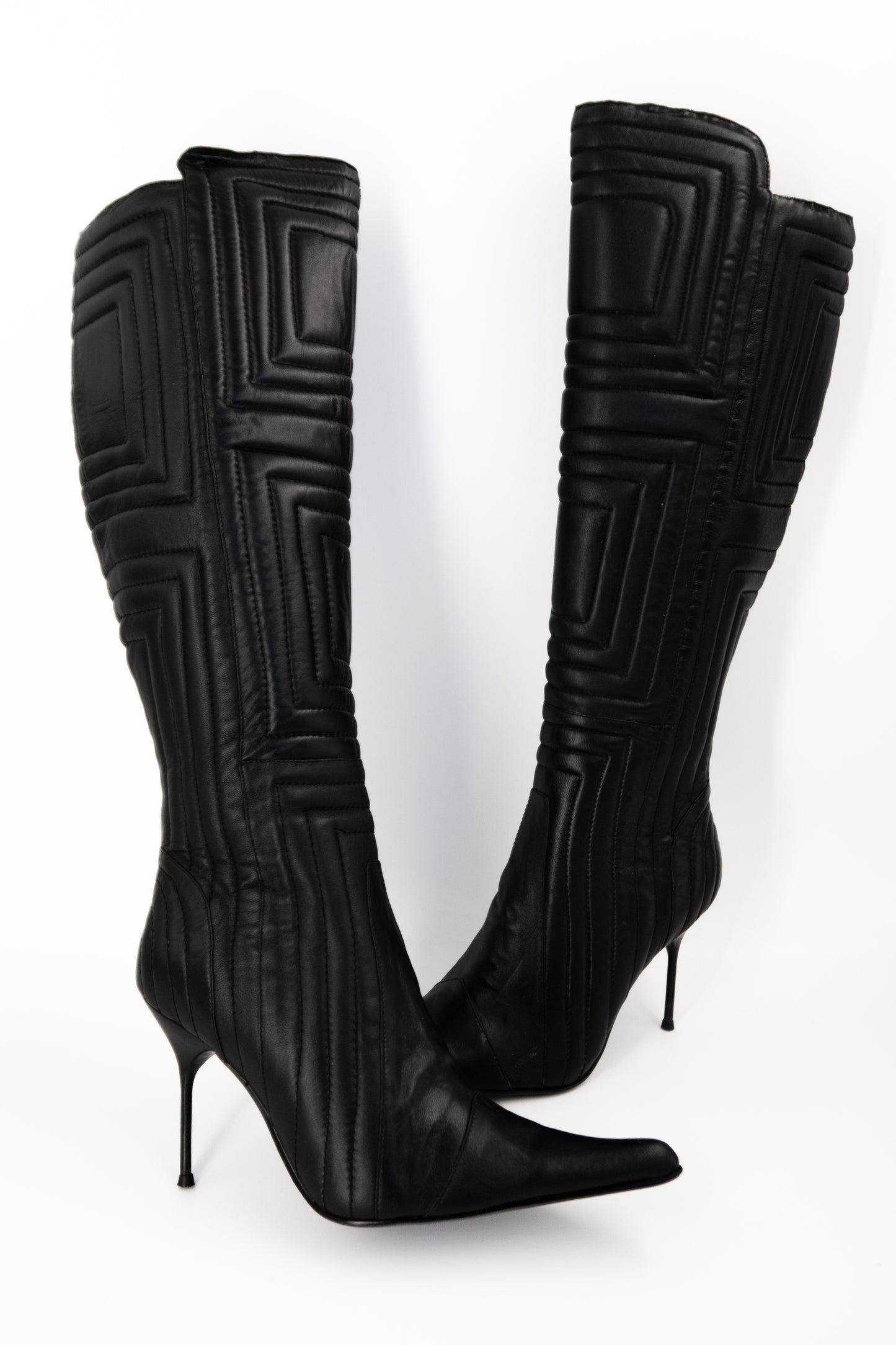 + Vintage leather heel boots +