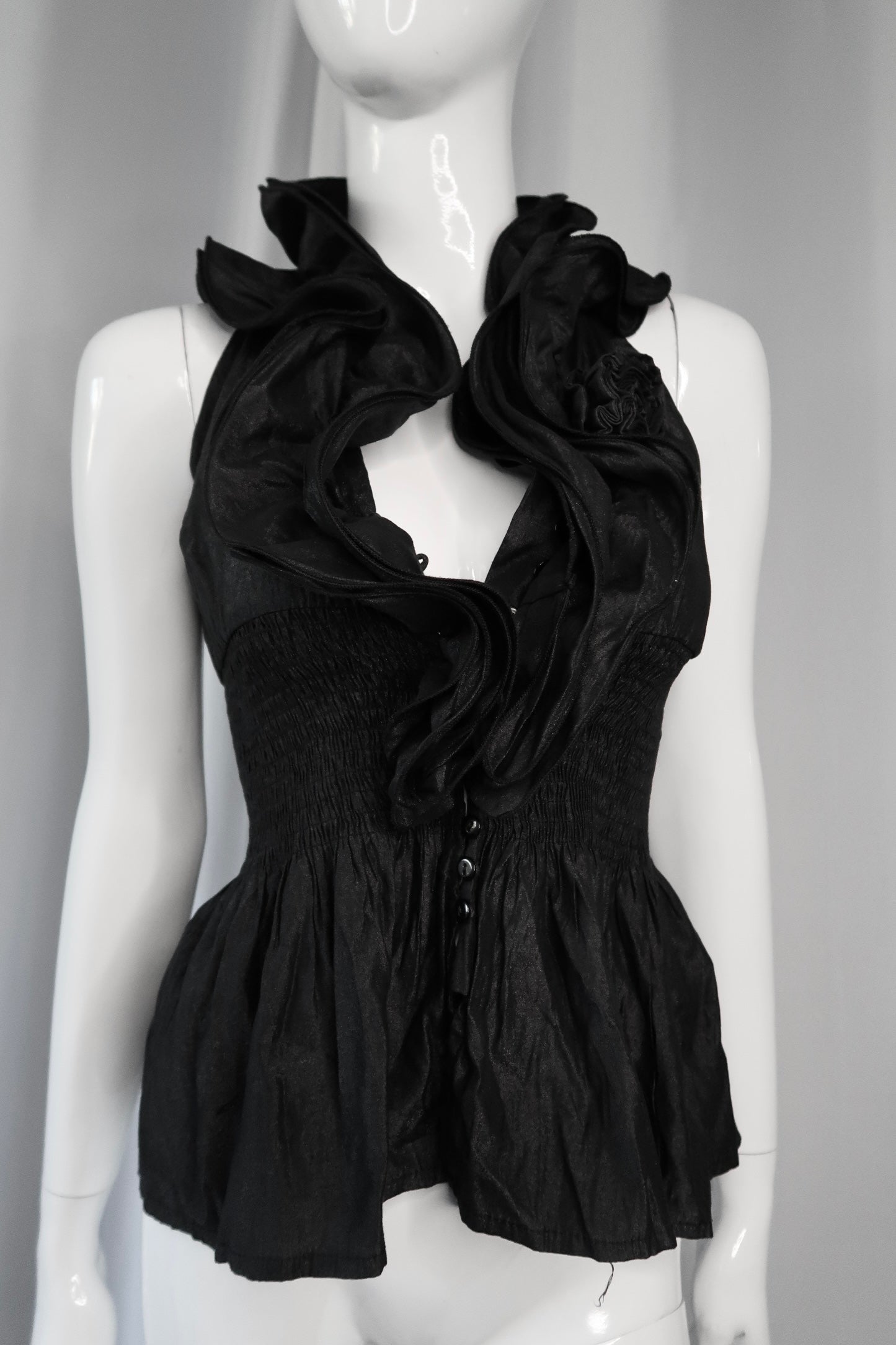 + Ruffle shirt vest +