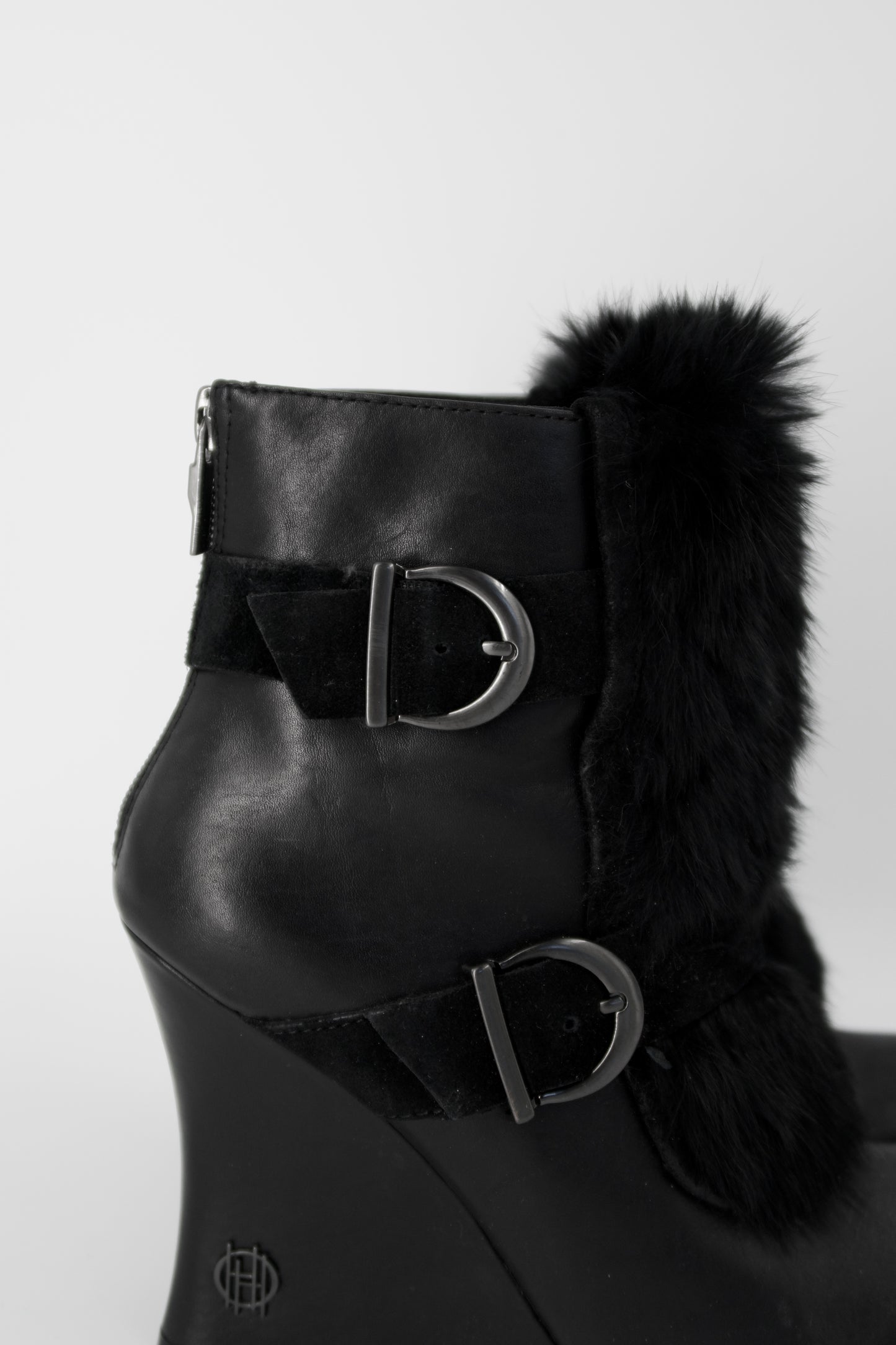 + Vintage wedged boots +