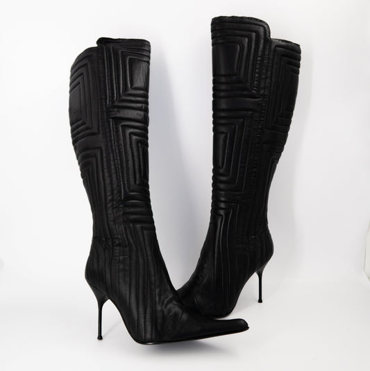 + Vintage leather heel boots +