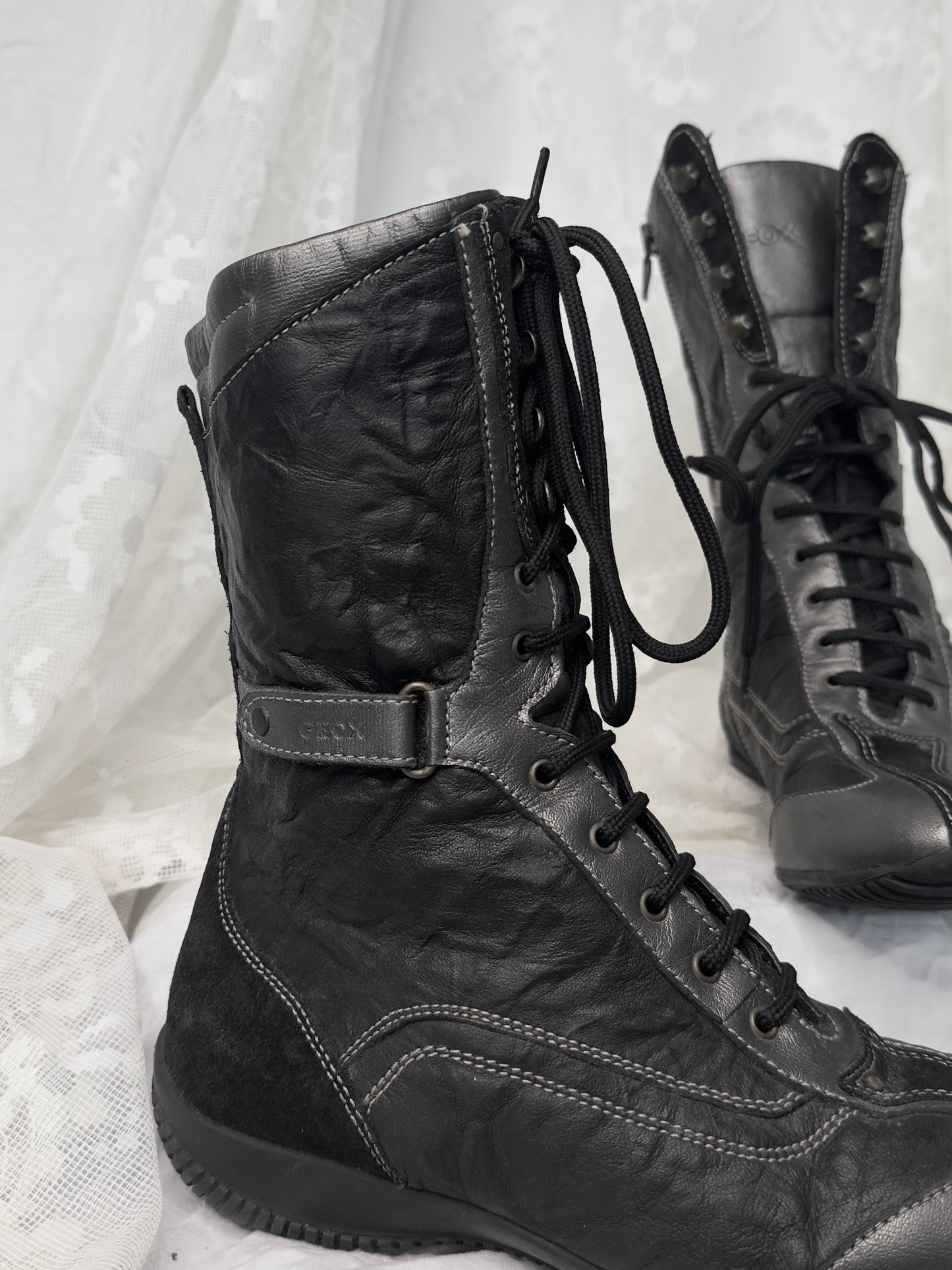 + Mid high boxing boots +