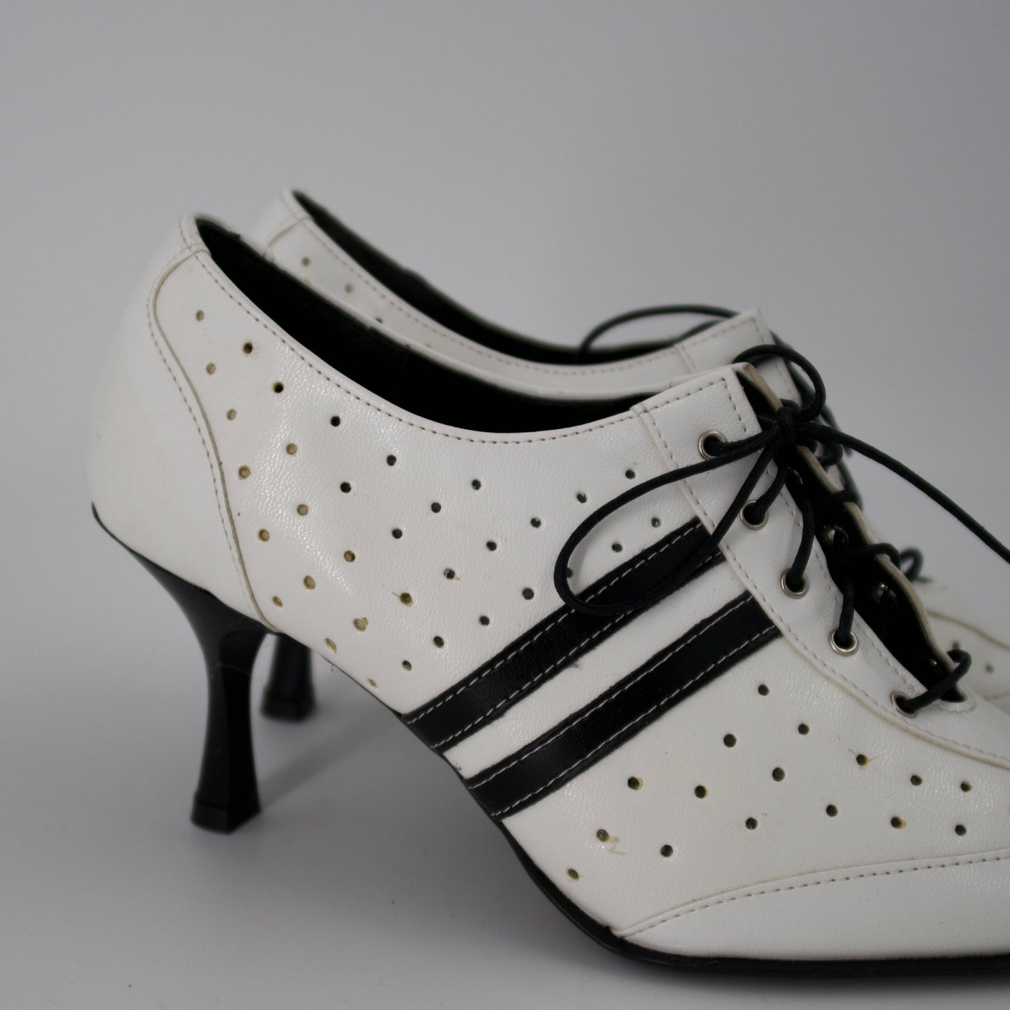 + Vintage sporty heels +