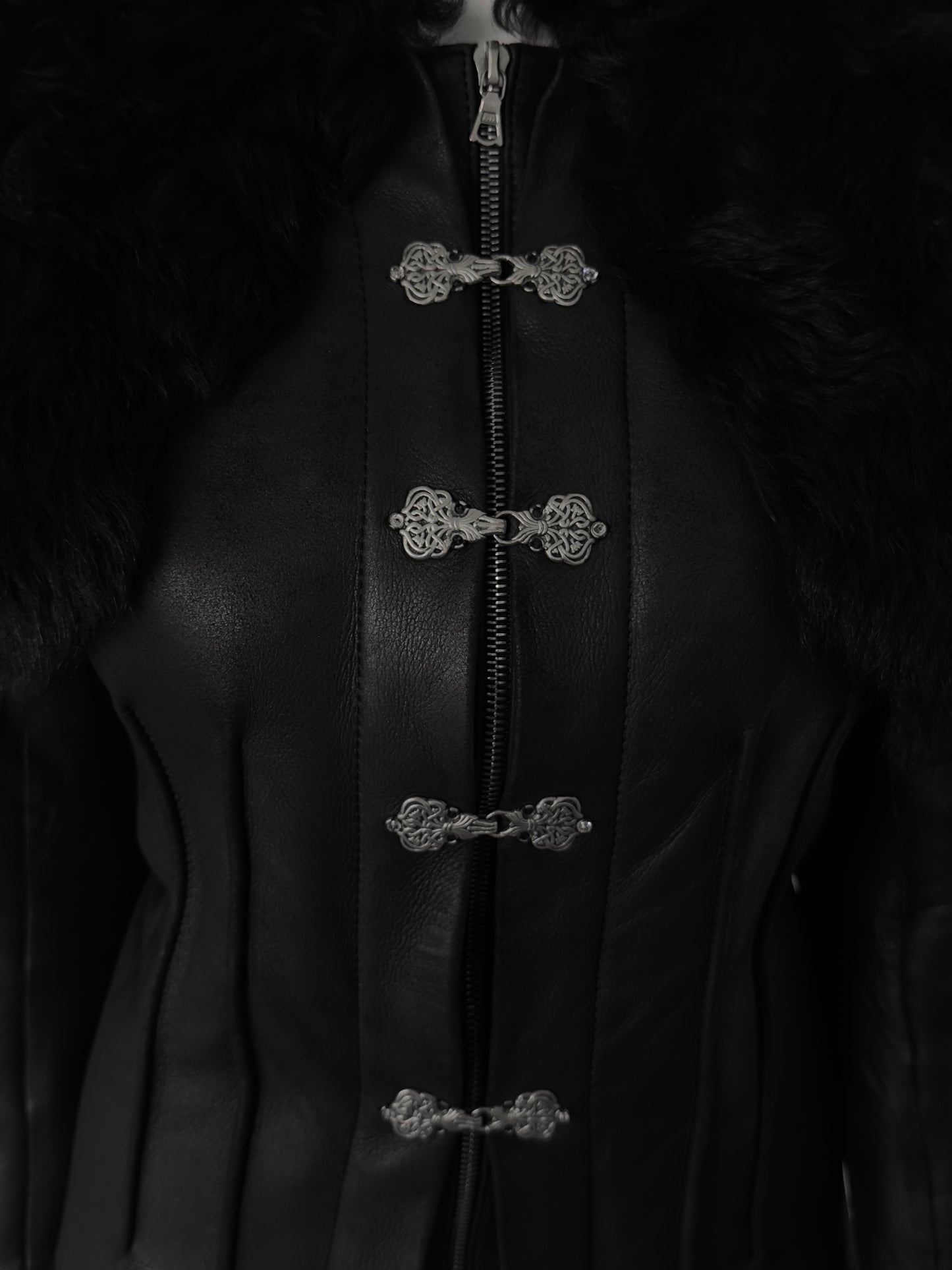 + Vintage gothic leather jacket with fur cape +