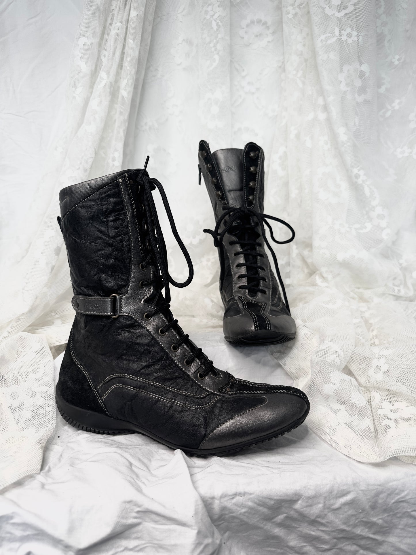 + Mid high boxing boots +