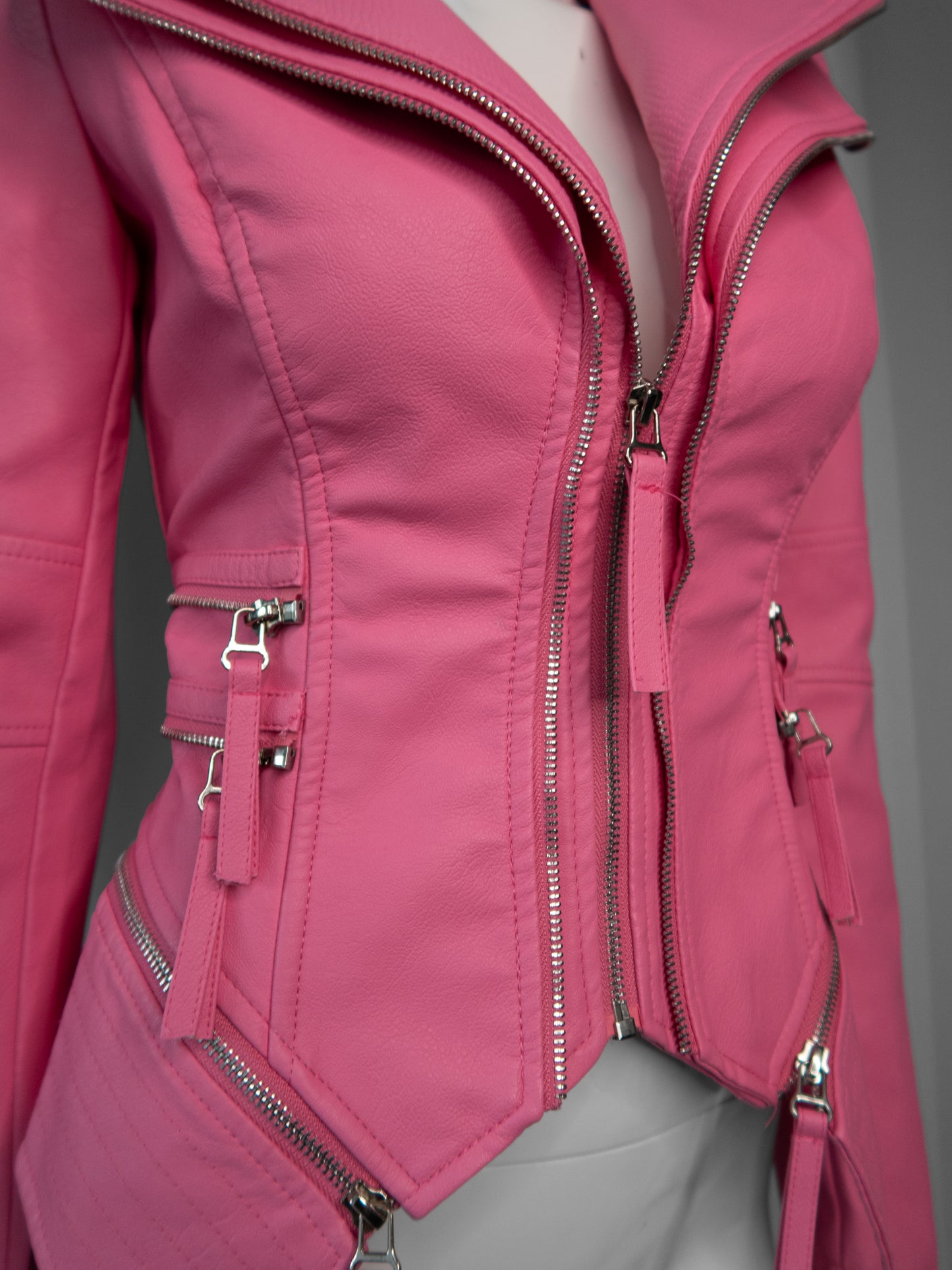 + Power shoulder jacket +